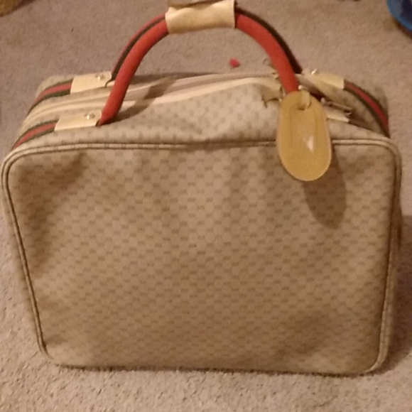 Vintage Gucci monogram vinyl canvas, carry on suit case. - Picture 2 of 6